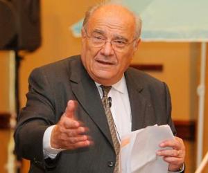 Empresario Roberto Fantuzzi insta a estudiantes de Ingeniería Industrial a generar sus propios negocios tras titularse