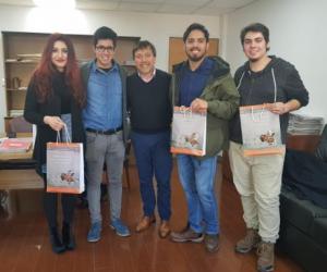 Decano despide a estudiantes que viajan a Canadá a curso de emprendimiento