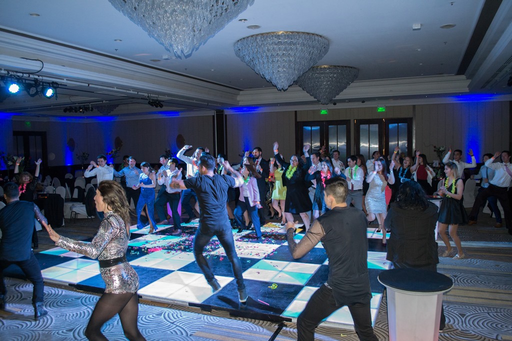 (Español) Cena de Egresados 2018 reunirá a varias generaciones de Ingenieros Industriales