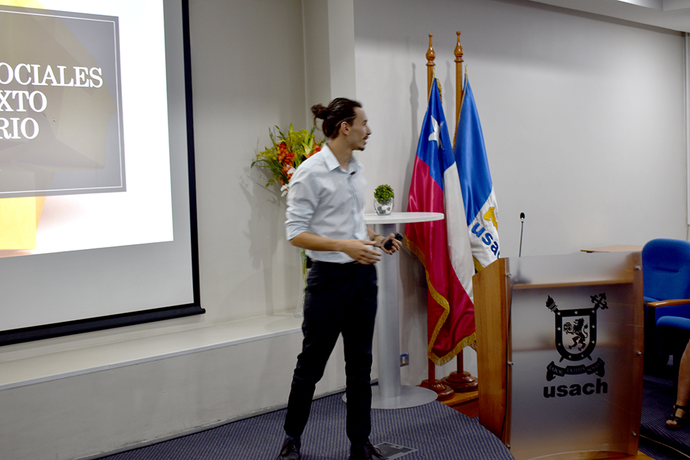 Coloquio organizado por estudiantes del Departamento de Ingeniería Industrial abordó los factores psicosociales del bienestar de los jóvenes universitarios